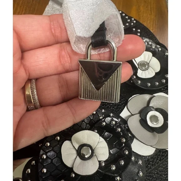 Michael Kors Cassie Floral Applique Black Leather Large Satchel Crossbody Bag - Picture 6 of 10